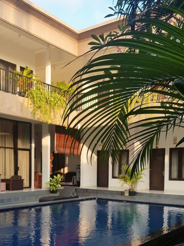 Seminyak Point Guest House Екстер'єр фото