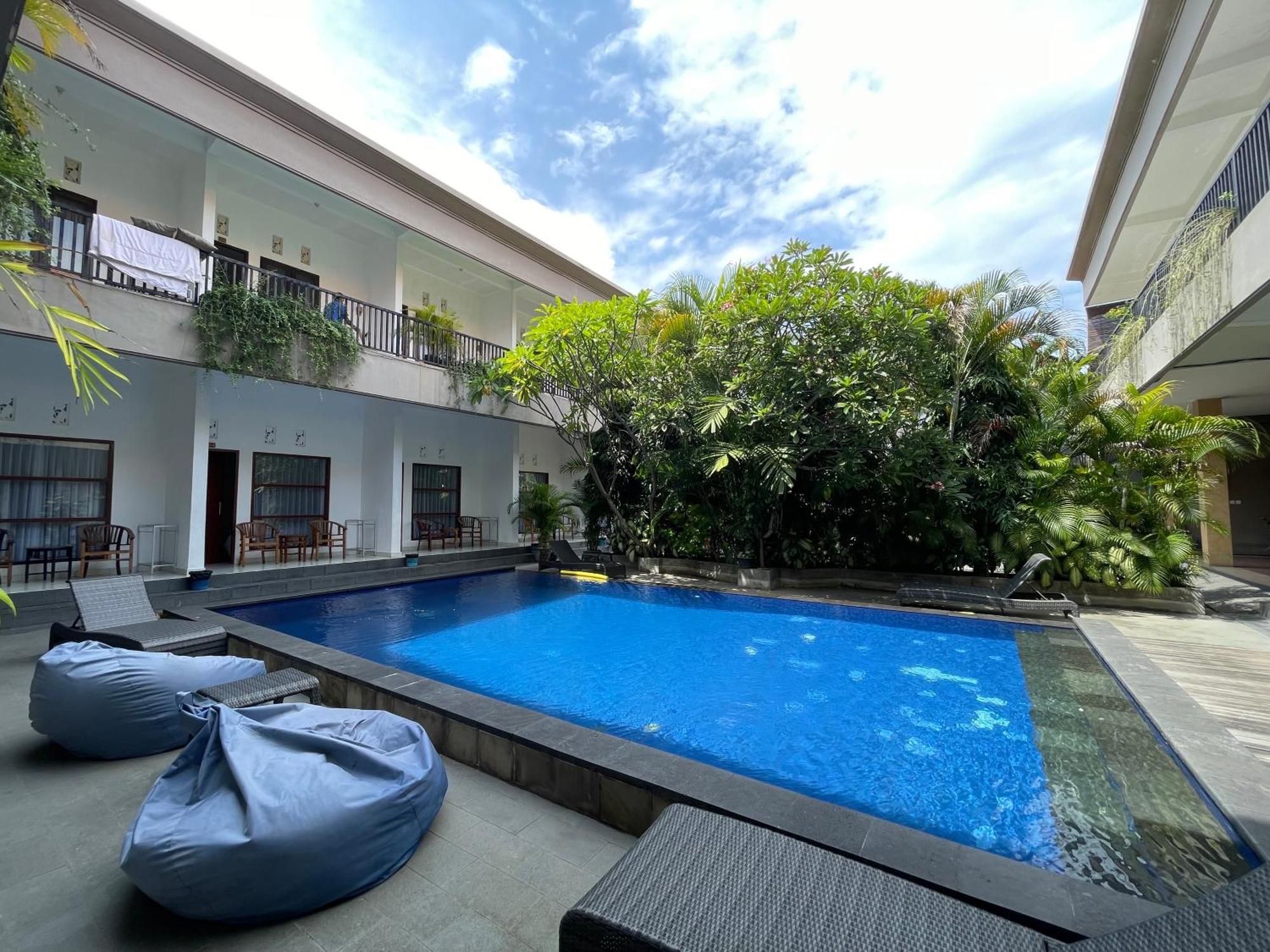 Seminyak Point Guest House Екстер'єр фото